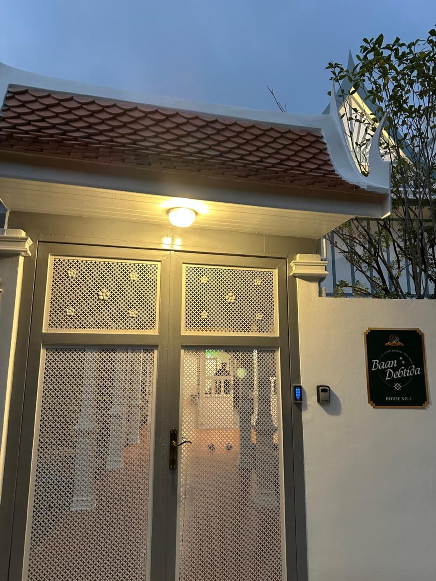 ホテル Baan Debtida バンコク都 エクステリア 写真