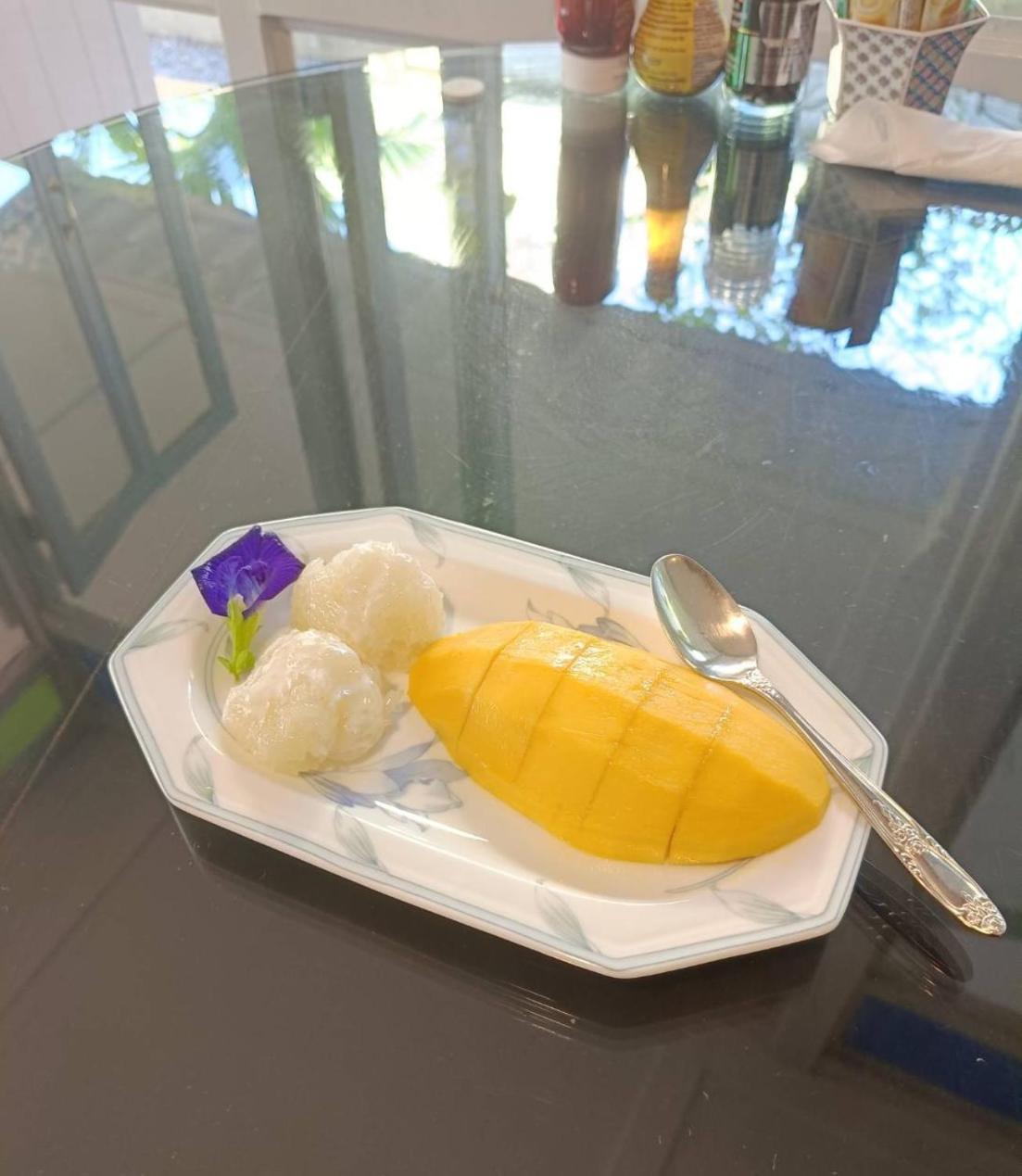 ホテル Baan Debtida バンコク都 エクステリア 写真
